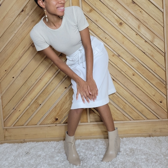 Vintage White High Waist A-line Midi Skirt with Pockets - Picture 7 of 12